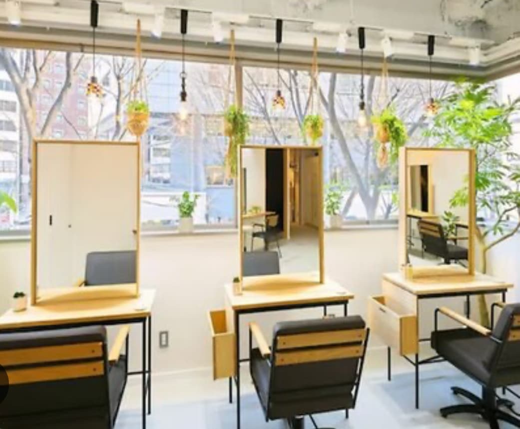 DIECE SHIBUYA 明るいスタイリング席